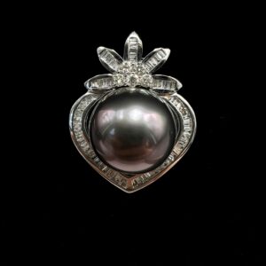 Black Pearl Pendant